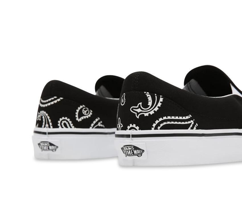 Vans Mens Classic Slip-On Shoes Sneaker Casual Peace Paisley - Black/True White